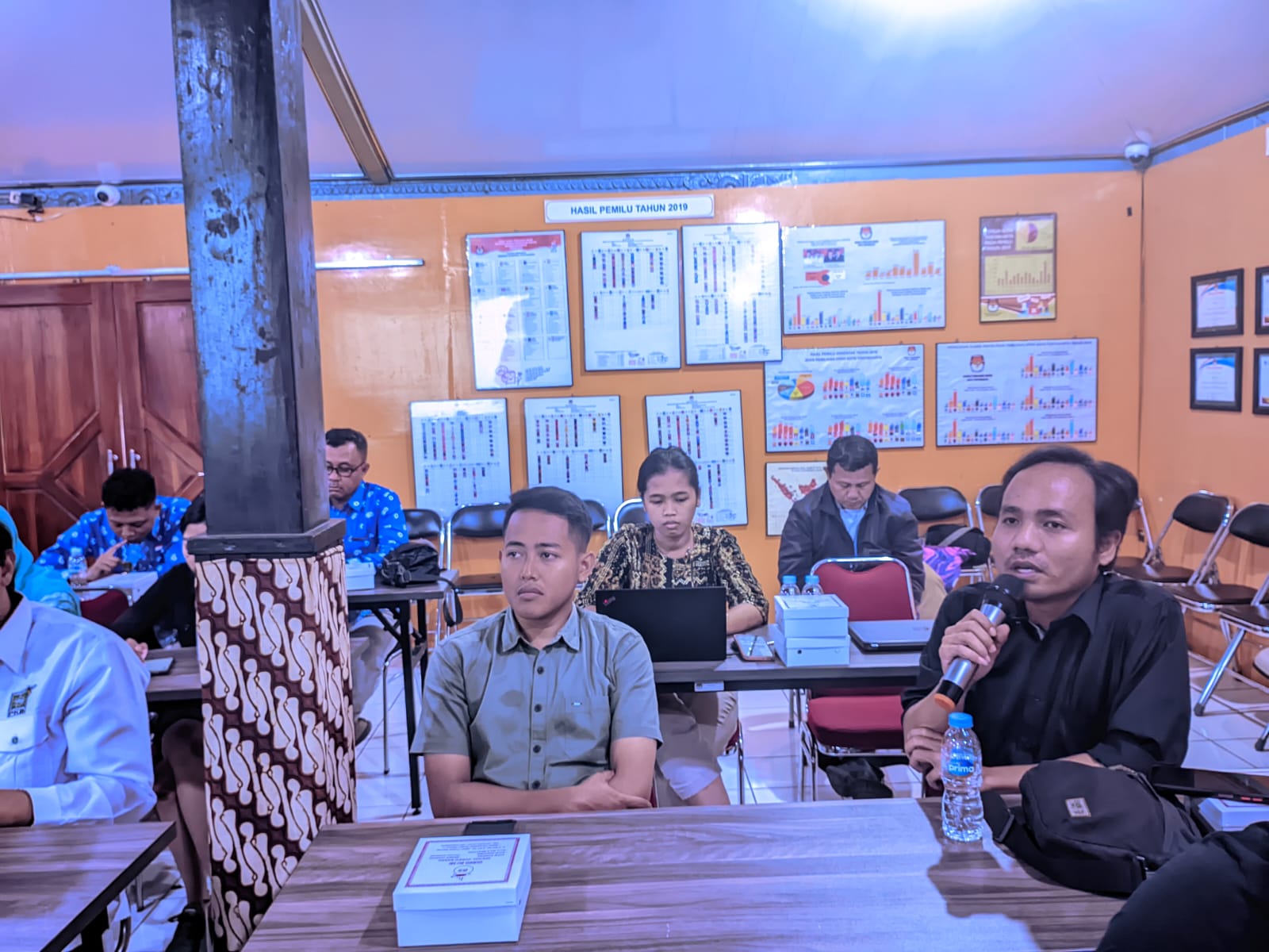 Bawaslu Kota Yogyakarta menghadiri Rapat Koordinasi Pemenuhan Persyaratan Pencalonan dalam Pemilihan Walikota dan Wakil Walikota Yogyakarta tahun 2024 yang diselenggarakan oleh KPU Kota Yogyakarta