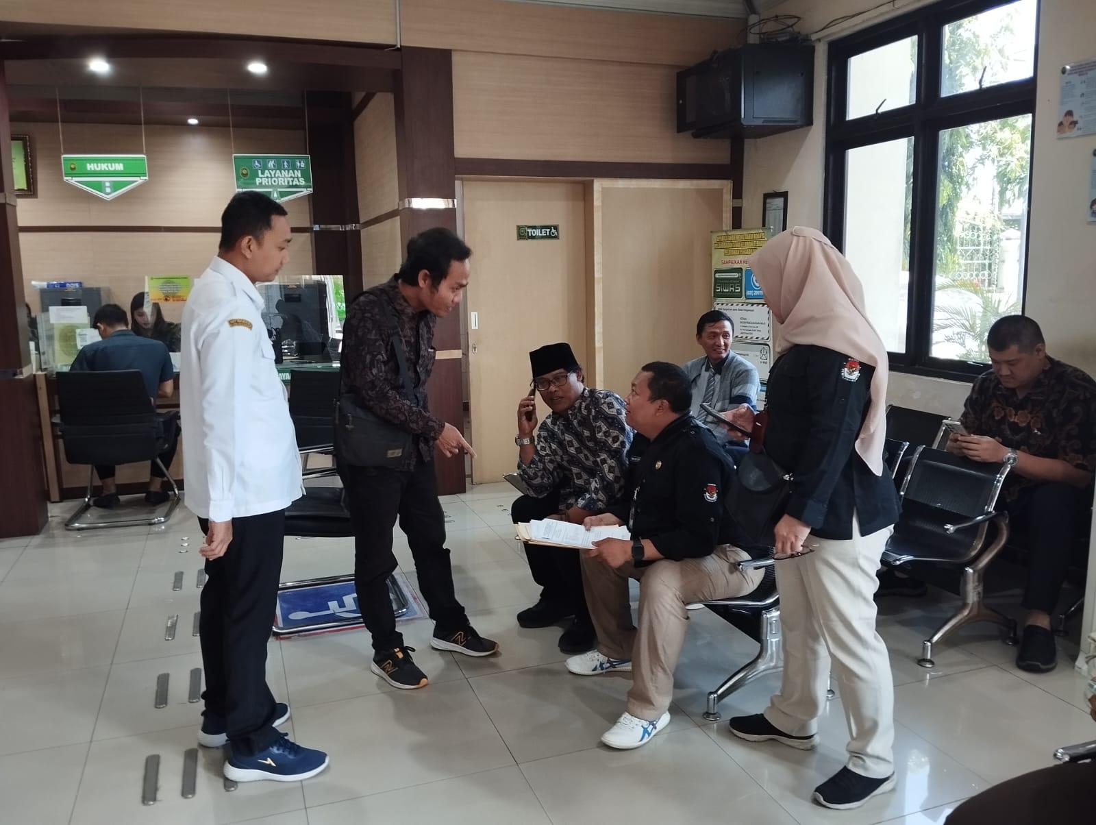 BAWASLU KOTA YOGYAKARTA LAKUKAN PENGAWASAN LANGSUNG VERIFIKASI ADMINISTRASI (VERMIN) PERSYARATAN BAPASLON WALI KOTA DAN WAKIL WALI KOTA YOGYAKARTA