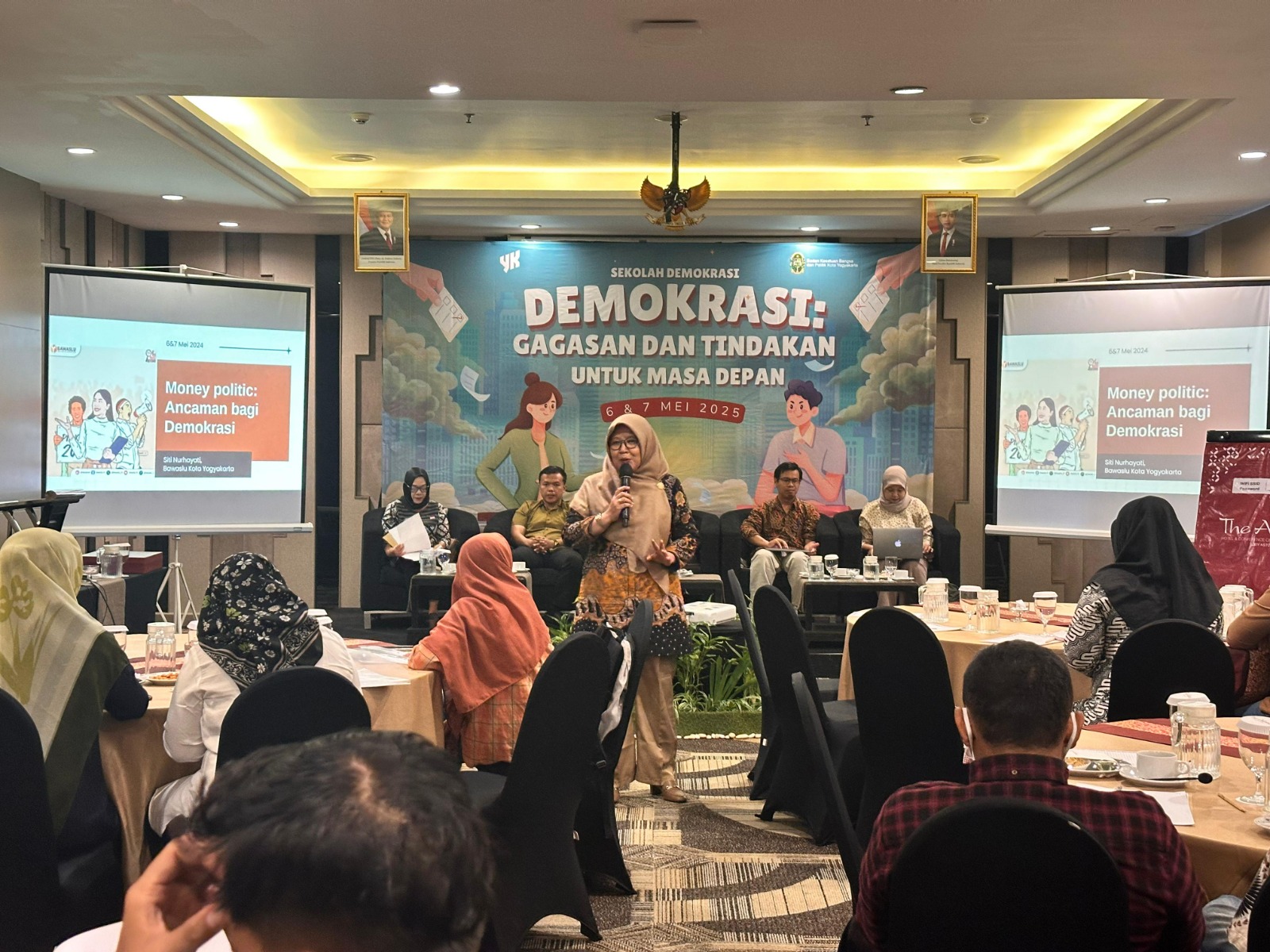 Anggota Bawaslu Kota Yogyakarta Siti Nurhayati menjadi Narasumber Sekolah Demokrasi