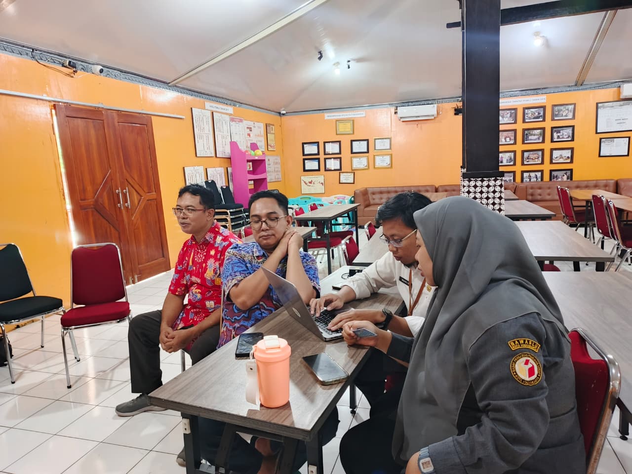 Bawaslu Kota Yogyakarta melakukan pengawasan terhadap pembaruan data kepengurusan dan keanggotaan parpol di SIPOL