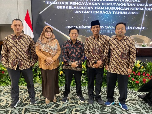 Kordiv HP2H Bawaslu Kota Yogyakarta bersama Kordiv P2H dan HP2H Bawaslu kabupaten se-DIY berfoto bersama Tenaga Ahli Bawaslu RI Iji Jaelani