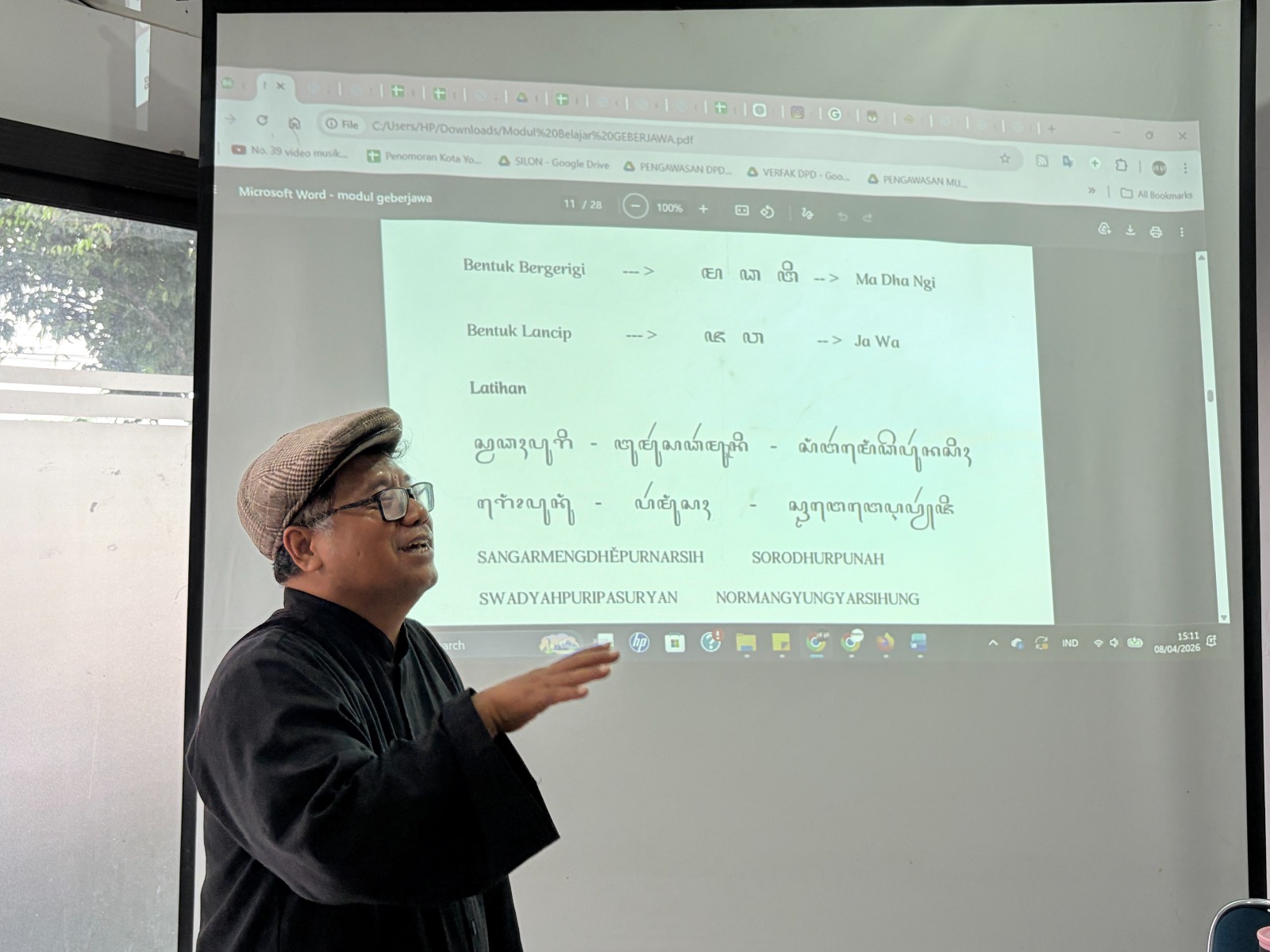 Ki Syafaat Noor Rahman dari Komunitas Geberjawa Semesta Mahardika Yogyakarta menjadi narasumber pada kegiatan Knowledge Sharing Bawaslu Kota Yogyakarta