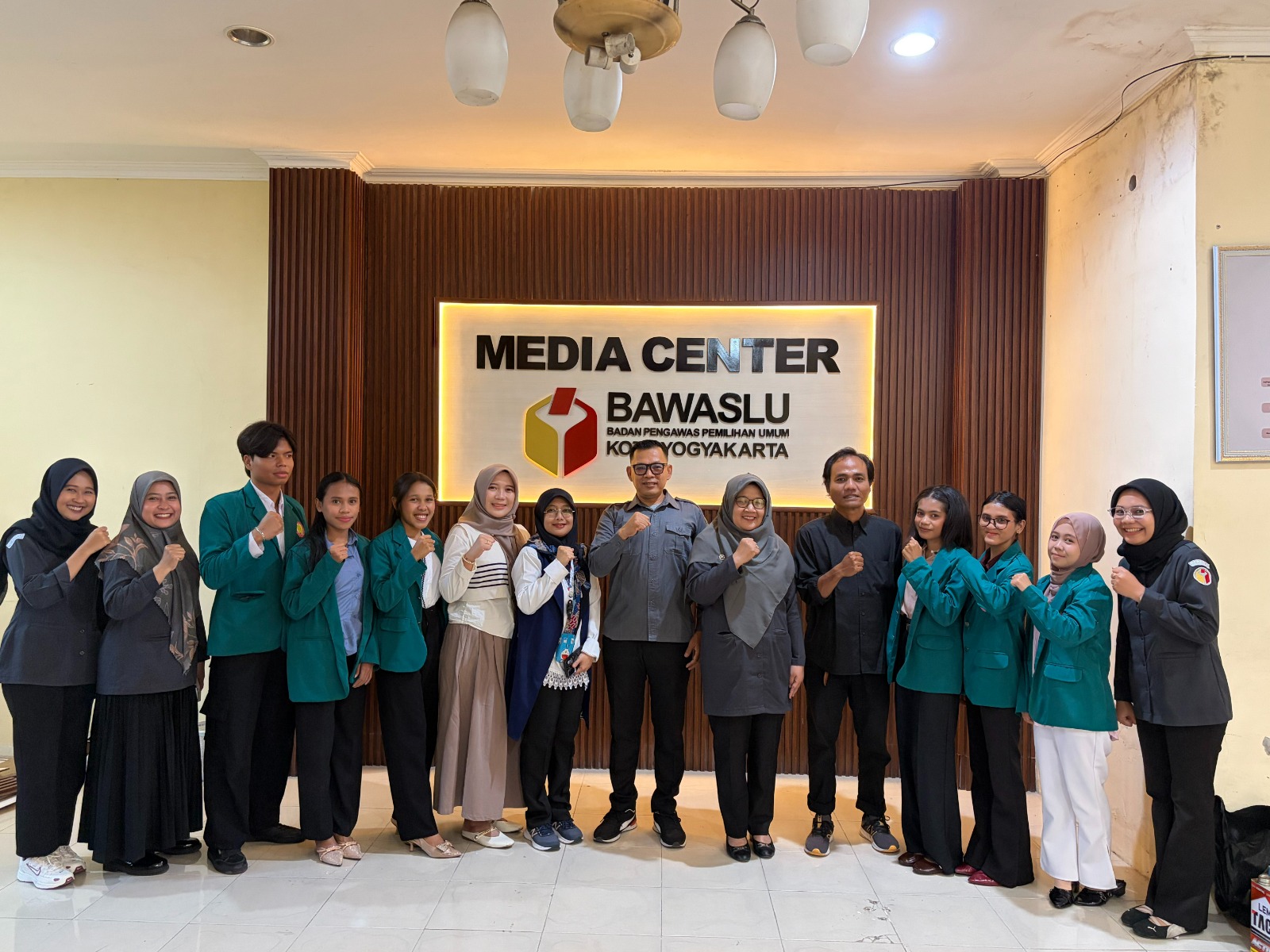 Bawaslu Kota Yogyakarta menerima enam mahasiswa Program Studi Akuntansi Fakultas Ekonomi Universitas Sarjanawiyata Tamansiswa (UST) untuk mengikuti program magang pada Senin (20/7/2026)