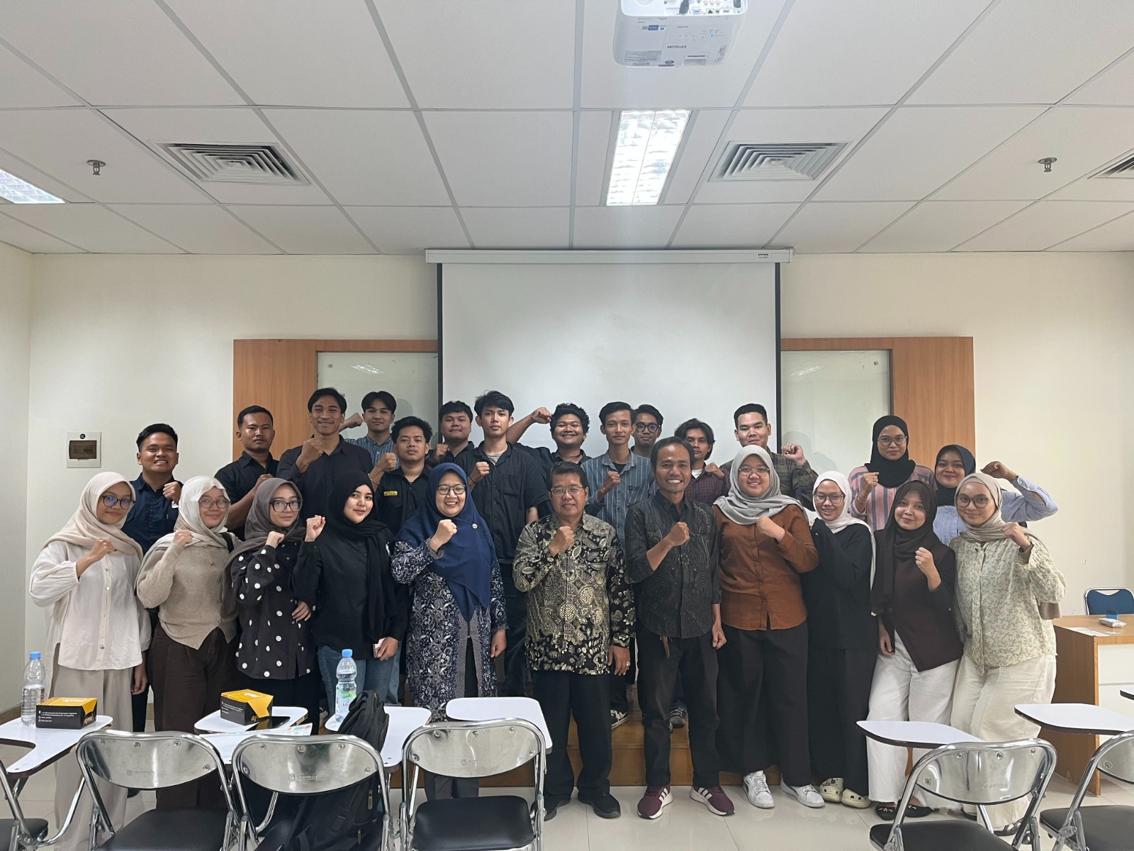Anggota Bawaslu Kota Yogyakarta, Jantan Putra Bangsa dan Siti Nurhayati, menjadi narasumber dalam Kuliah Pakar Mata Kuliah Hukum Tata Negara Fakultas Hukum Universitas Ahmad Dahlan (UAD), Sabtu (13/6/2026) di Kampus 4 UAD