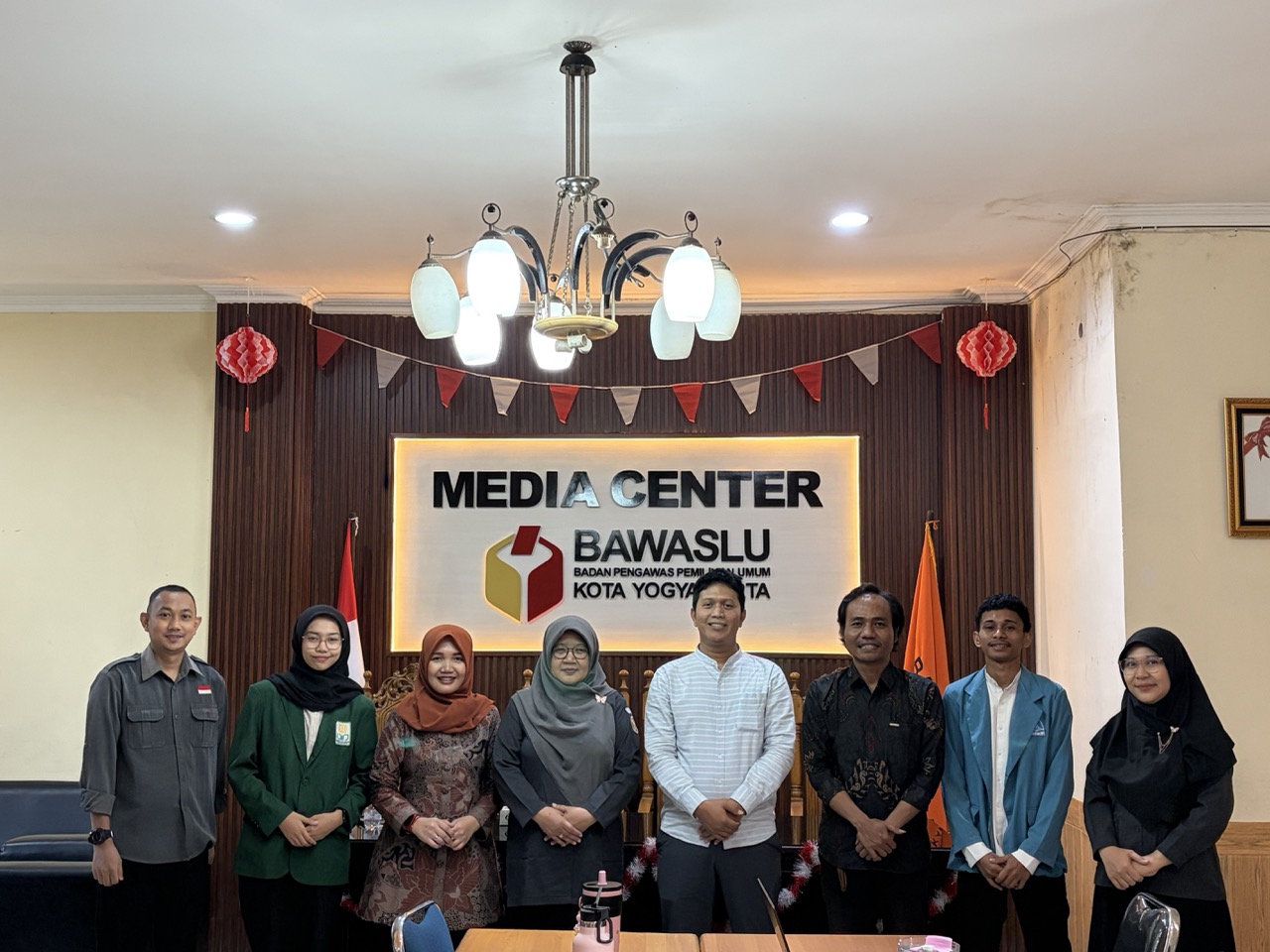 Bawaslu Kota Yogyakarta menerima mahasiswa magang Universitas Alma Ata Yogyakarta dan melepas mahasiswa magang dari UIN Sunan Kalijaga (31/8/2026)