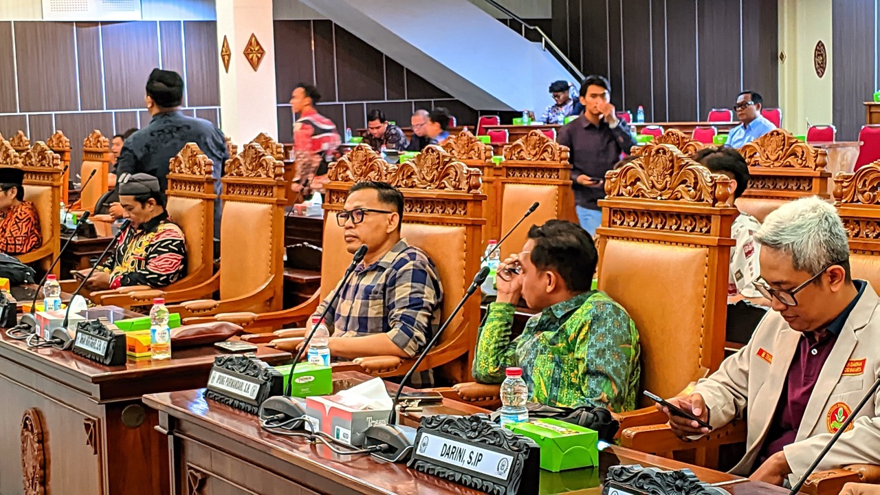 Ketua Bawaslu Kota Yogyakarta, Andie Kartala, menghadiri diskusi “Quo Vadis Kodifikasi Undang-Undang Pemilu” yang diselenggarakan Pimpinan Daerah Pemuda Muhammadiyah (PDPM) Kota Yogyakarta di Ruang Rapat Paripurna Gedung DPRD Kota Yogyakarta, Sabtu (17/10/2026).