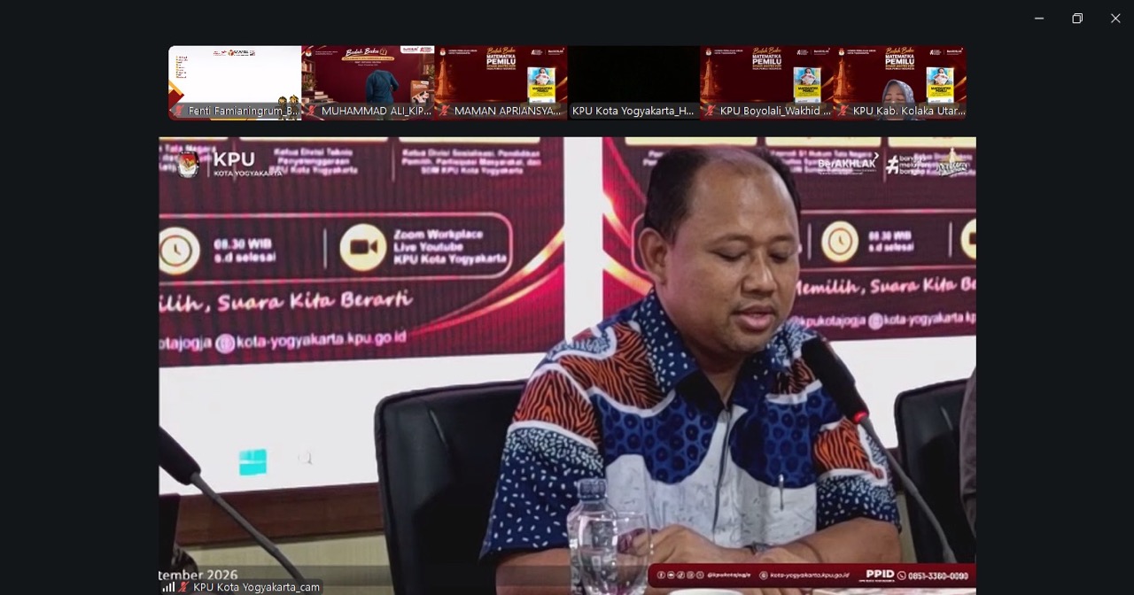 Guru Besar Universitas Muhammadiyah Yogyakarta, Prof. Dr. Phil. Ridho Al Hamdi, M.A., menjadi narasumber dalam kegiatan bedah buku “Matematika Pemilu: Desain Wasted Vote pada Pemilu Indonesia” yang turut dihadiri oleh Ketua Bawaslu Kota Yogyakarta secara daring, Selasa (15/9/2026)