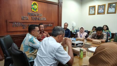 Bawaslu Kota Yogyakarta menghadiri Rapat Tim Desk Pilkada 2024