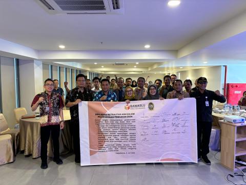 Bawaslu Kota Yogyakarta bersama OPD Kota Yogyakarta menandatangani Deklarasi Netralitas ASN dalam Pemilihan 2024