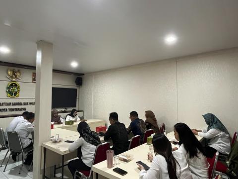Audiensi Bawaslu Kota Yogyakarta disambut oleh Badan Kesbangpol Kota Yogyakarta disambut oleh Sekretaris Badan Kesbangpol dan Kepala Bidang Politik dalam Negeri dan Organisasi Kemasyarakatan Badan Kesbangpol