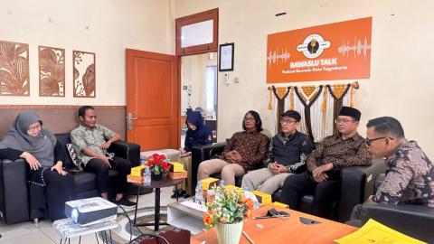 Kolaborasi antara Bawaslu dan KPU Kota Yogyakarta ini menjadi langkah strategis untuk memastikan program pendidikan politik kepada pemilih pemula di Kota Yogyakarta berjalan tepat sasaran