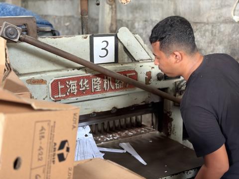 Arsip dimusnahkan dengan metode pencacahan menggunakan mesin