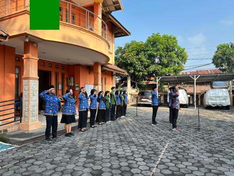 Seluruh peserta mengikuti Upacara Peringatan Harkitnas ke-118 dengan khidmat