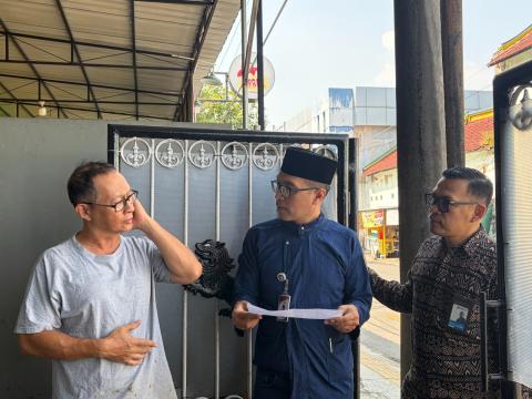 Ketua Bawaslu Kota Yogyakarta, Andie Kartala, membersamai Ketua KPU Kota Yogyakarta dalam pengawasan coktas triwulan II tahun 2026