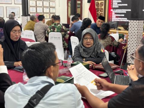 Anggota Bawaslu Kota Yogyakarta, Siti Nurhayati, memberikan masukan terkait standar pelayanan verifikasi dan pemutakhiran data parpol