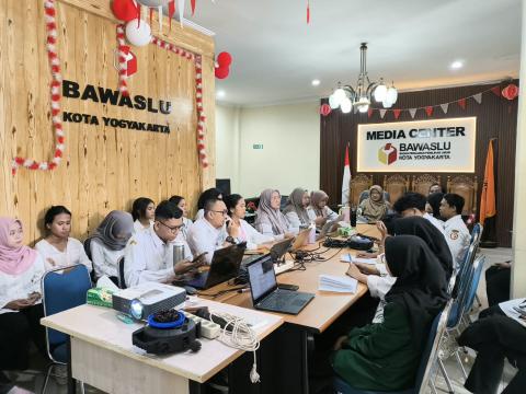 Kajian Hukum kali ini menjadi ruang untuk memperkaya wawasan dan membahas penguatan penegakan hukum pidana Pemilu melalui Sentra Gakkumdu
