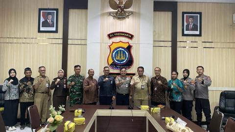 Bagi Bawaslu Kota Yogyakarta, forum tersebut menjadi ruang untuk memperkuat sinergi dengan penyelenggara Pemilu, aparat keamanan, pemerintah daerah, dan unsur masyarakat
