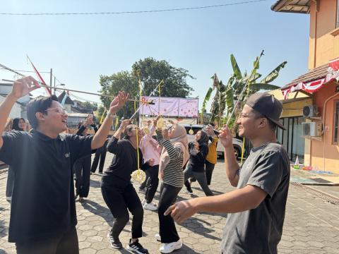 Bawaslu Kota Yogyakarta menggelar berbagi perlombaan dalam rangka memeriahkan HUT ke-81 RI