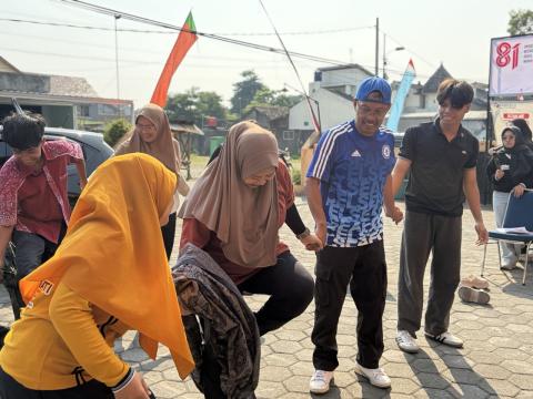Keterlibatan pimpinan, jajaran Sekretariat, dan mahasiswa magang dalam satu rangkaian perlombaan menciptakan ruang interaksi lintas unsur dalam suasana yang lebih santai