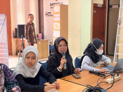 Kegiatan berlangsung secara interaktif dengan diskusi yang memberikan gambaran nyata terkait tantangan pengawasan Pemilu di lapangan