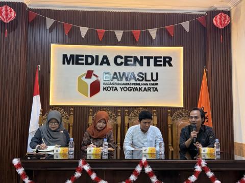 Anggota Bawaslu Kota Yogyakarta, Jantan Putra Bangsa, menekankan bahwa magang bukan sekadar kegiatan akademik, tetapi juga menjadi ruang bagi mahasiswa untuk mengenal kerja kelembagaan secara langsung