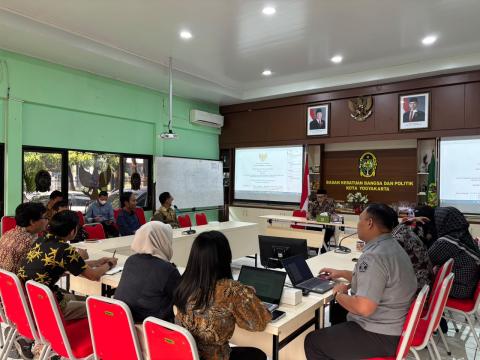 Perwal APK menjadi instrumen untuk menata pemasangan alat peraga dan bahan kampanye dengan tetap memperhatikan ketertiban umum, keselamatan, serta estetika kota
