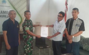 Panwaslu Kecamatan Danurejan menyerahkan Surat Imbauan Netralitas kepada TNI