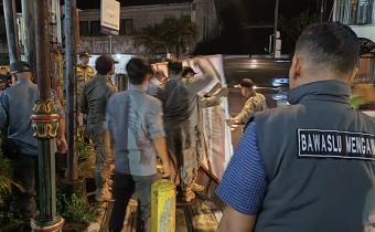 Bawaslu Kota Yogyakarta tertibkan alat peraga kampanye bersama stakeholder