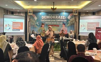 Anggota Bawaslu Kota Yogyakarta Siti Nurhayati menjadi Narasumber Sekolah Demokrasi