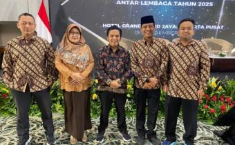 Kordiv HP2H Bawaslu Kota Yogyakarta bersama Kordiv P2H dan HP2H Bawaslu kabupaten se-DIY berfoto bersama Tenaga Ahli Bawaslu RI Iji Jaelani