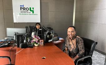 Anggota Bawaslu Kota Yogyakarta Jantan Putra Bangsa menjadi pembicara dalam siaran RRI dengan tema “Perempuan dan Kesadaran Politik: Dari Pemilih Pasif ke Pemilih Reflektif”