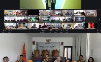 Pimpinan dan jajaran sekretariat Bawaslu Kota Yogyakarta mengikuti peringatan HUT ke-18 Bawaslu RI secara daring melalui Zoom