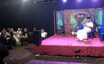 Anggota Bawaslu Kota Yogyakarta, Jantan Putra Bangsa, melakukan konsolidasi demokrasi dengan seniman (26/4/2026)