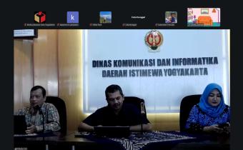 Bawaslu Kota Yogyakarta mengikuti Sosialisasi Monev Keterbukaan Informasi Badan Publik DIY Tahun 2026 yang diselenggarakan KID DIY secara hybrid dari Aula Kresna Diskominfo DIY (17/6/2026)