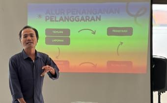 Anggota Bawaslu Kota Yogyakarta, Jantan Putra Bangsa, membekali mahasiswa magang dari Fakultas Hukum UCY dengan pemahaman mengenai mekanisme penanganan pelanggaran dan penyelesaian sengketa proses pemilu pada Kamis (18/6/2026)
