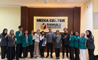 Bawaslu Kota Yogyakarta menerima enam mahasiswa Program Studi Akuntansi Fakultas Ekonomi Universitas Sarjanawiyata Tamansiswa (UST) untuk mengikuti program magang pada Senin (20/7/2026)