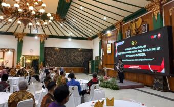 Ketua Bawaslu Kota Yogyakarta, Andie Kartala, menghadiri kegiatan Malam Kebangsaan Menyongsong HUT ke-81 RI yang diselenggarakan Pemerintah Kota Yogyakarta, Jumat (14/8/2026)