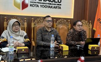 Bawaslu Kota Yogyakarta menyelenggarakan kegiatan WASKITA bertema “Teknik Pembagian Dapil” dengan mengundang Anggota KPU Kota Yogyakarta, Erizal, sebagai narasumber pada Rabu (16/9/2026)